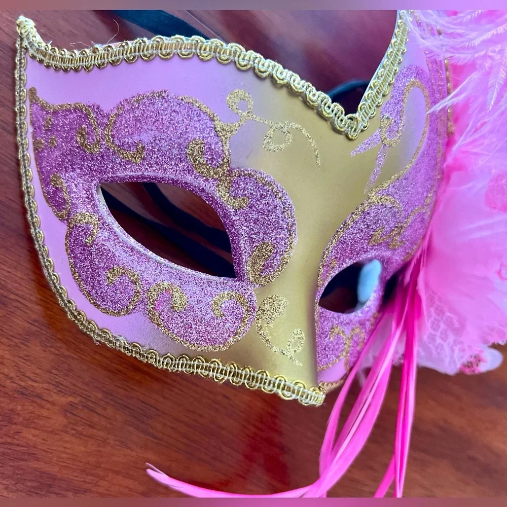 Feathered Can Can/Masquerade Mask